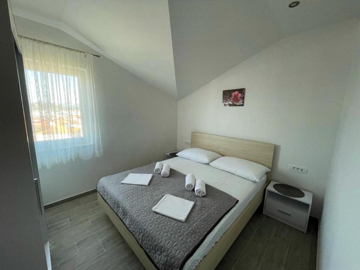 מורטר Apartments Kostelic מראה חיצוני תמונה